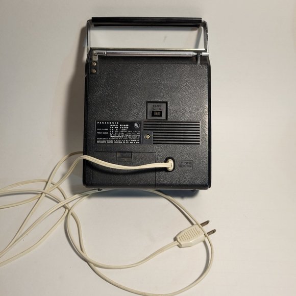 Vintage Panasonic AM/FM Radio Model RF-689 Working * 1 - Picture 6 of 11